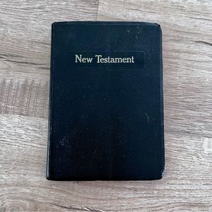 Vintage 1955 Book “New Testament” Pocket Size With Memory Card‎